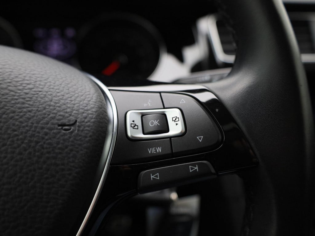 Volkswagen Golf variant 1.0 tsi comfortline | iq-drive | lmv | navigatie | 