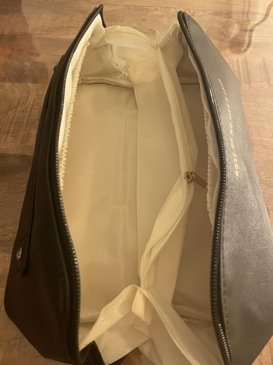 Nieuwe toilet/make-up tas