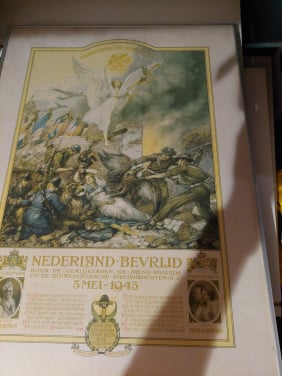 Poster Nederland bevrijdt