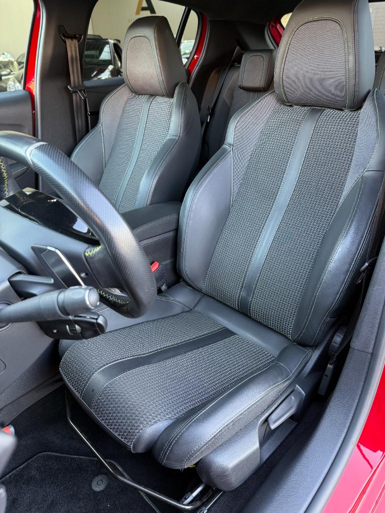 Peugeot 208 gt-line - 1.2 - automaat