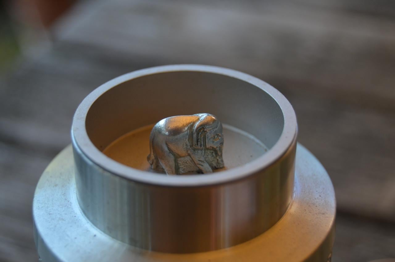 Thaise thermoskan, fraai gedecoreerd met olifanten