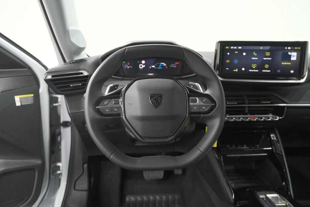 Peugeot 208 1.2 hybrid 110 e-dcs6 allure | climate control | apple carplay 