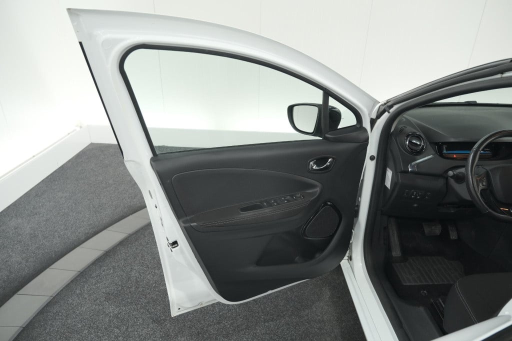 Renault Zoe q90 intens quickcharge 41 kwh | huuraccu | parkeersensoren | na
