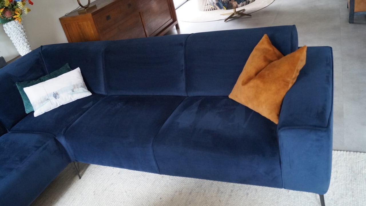 LIVIN24 Scandinavische hoekbank Vegas, stof velvet blauw 2,7 x 2,7 Meter.