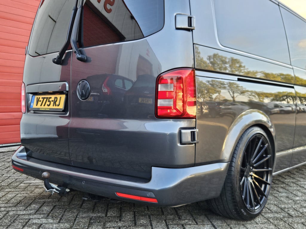 Volkswagen Transporter 2.0 tdi l2h1 dc highline | custom interior | acc