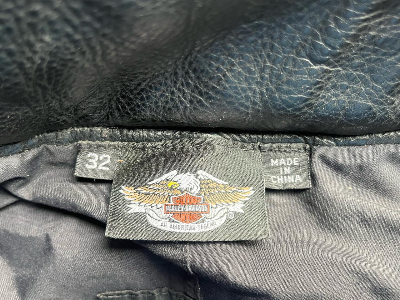 Lederen motorjas en bijpassende -broek van Harley Davidson