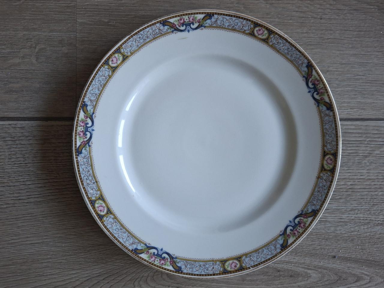 Antiek porselein servies in uitmuntende staat