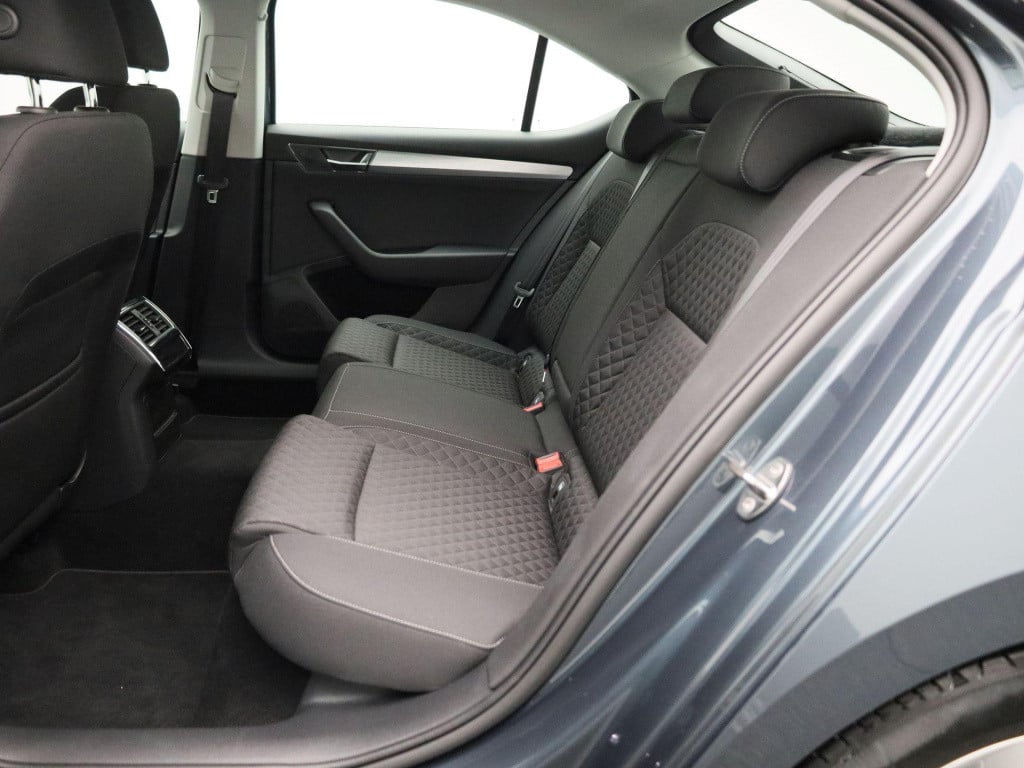 Skoda Superb combi 1.4 tsi iv business edition | automaat | navigatie | cam