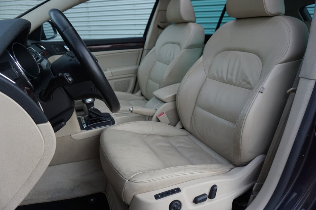 Skoda Superb combi 3.6 fsi elegance 4x4 business line automaat - climate / 