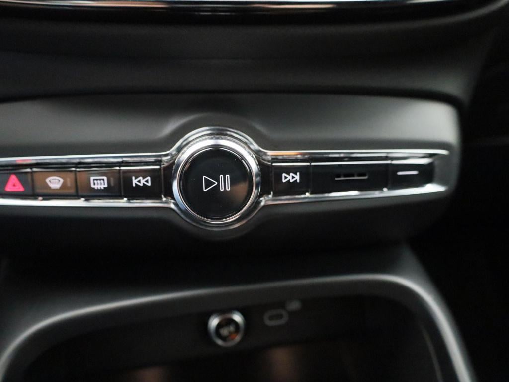 Volvo XC40 recharge p8 awd r-design | automaat | apple carplay / android au