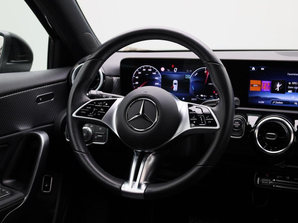 Mercedes-Benz A-Klasse 250 e luxury line | automaat | navigatie | apple car