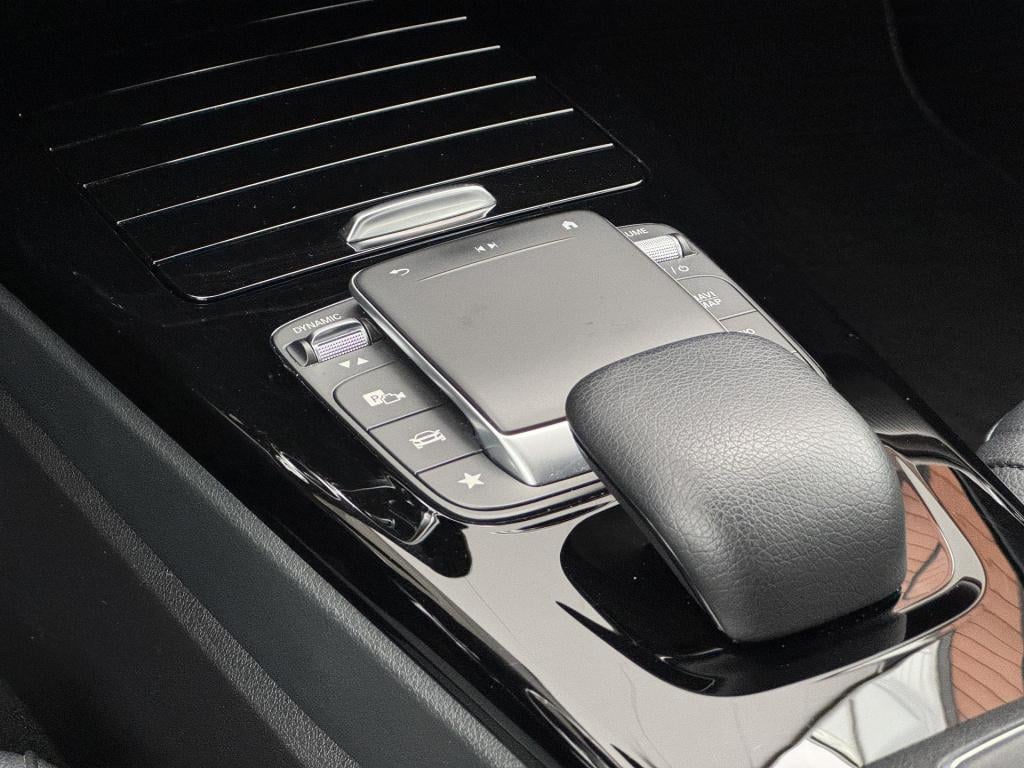 Mercedes-Benz Cla shooting brake 250 e luxury line soh 97% rijassistentiepa