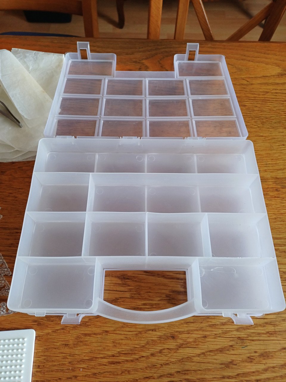Strijkkralen-sorteerbox-sjablonen-grondplaten- voetjes e.d.