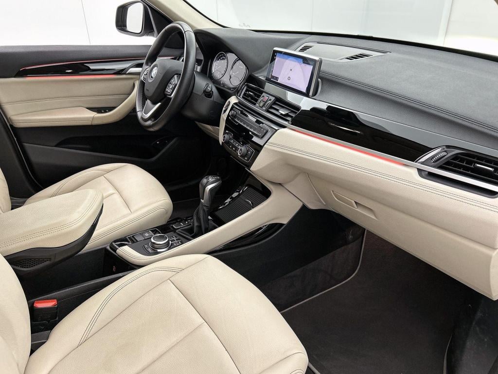 BMW X1 xdrive25e high executive | automaat | leder | parkeer sensoren | nav