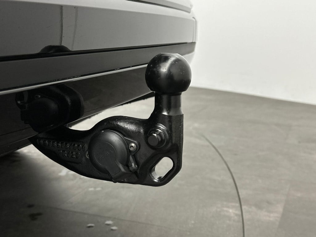 Skoda Enyaq Iv sportline elektromotor 210 kw / 286 pk suv elektri