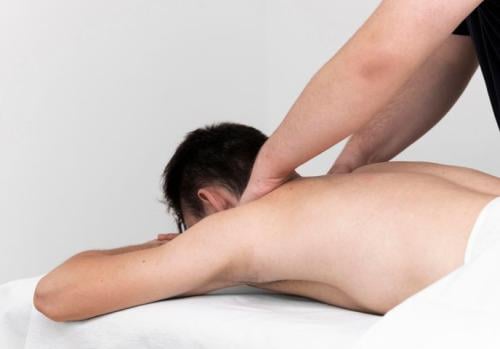 Slanke zakenman zoekt betrouwbare masseuse (vr) Leuke vergoeding geboden.