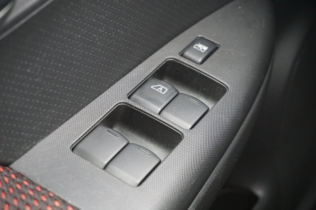Nissan Note 1.6 life pack airco / elektr. ramen / trekhaak / nap