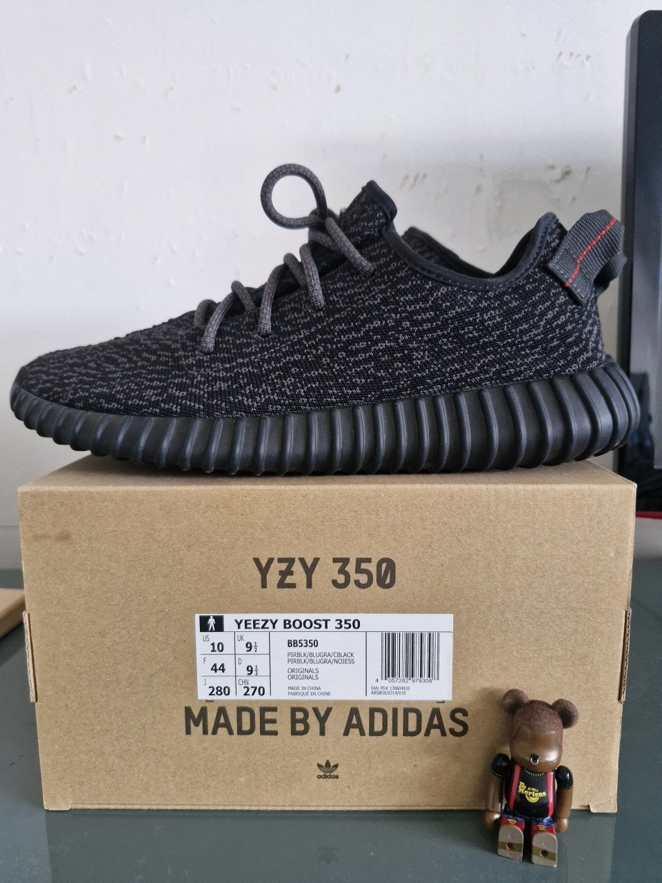 Adidas Yeezy 350  pirat black us10 eu44