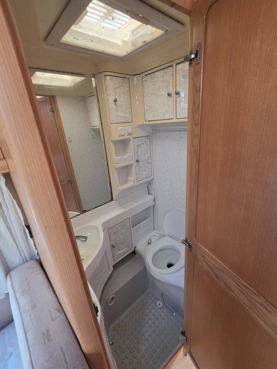 MEGA GROTE HOBBY PRESTIGE 650 DUBBELASSER!  €3750