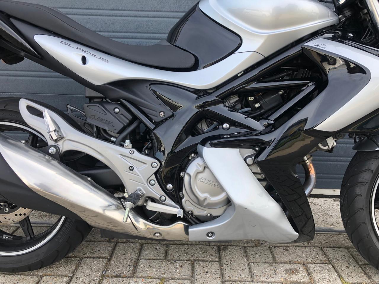 Suzuki SFV650 Gladius uit 2013, 13dkm met ABS, Rijklaar mee €3750,-