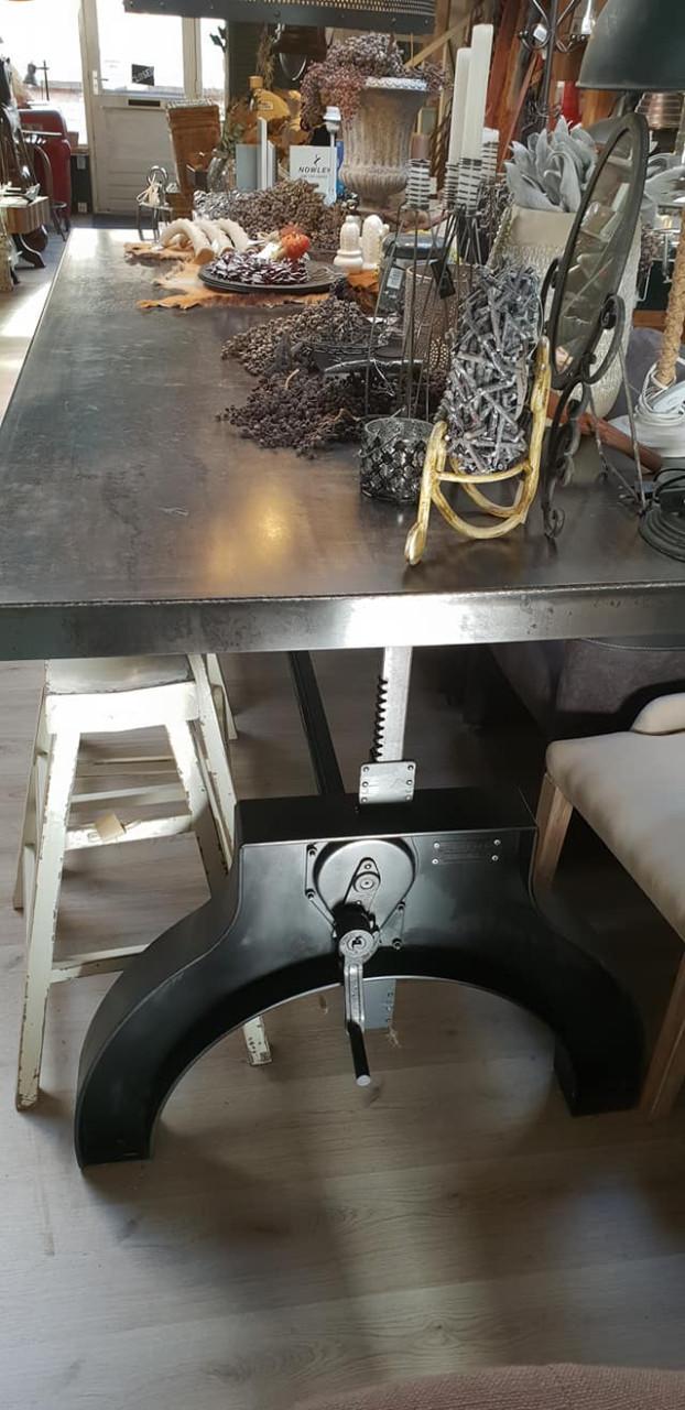 OOK STOER EN SOBER DECO BIJ 3Z FACTORY IN ARNEMUIDEN KOM VRIJBLIJVEND