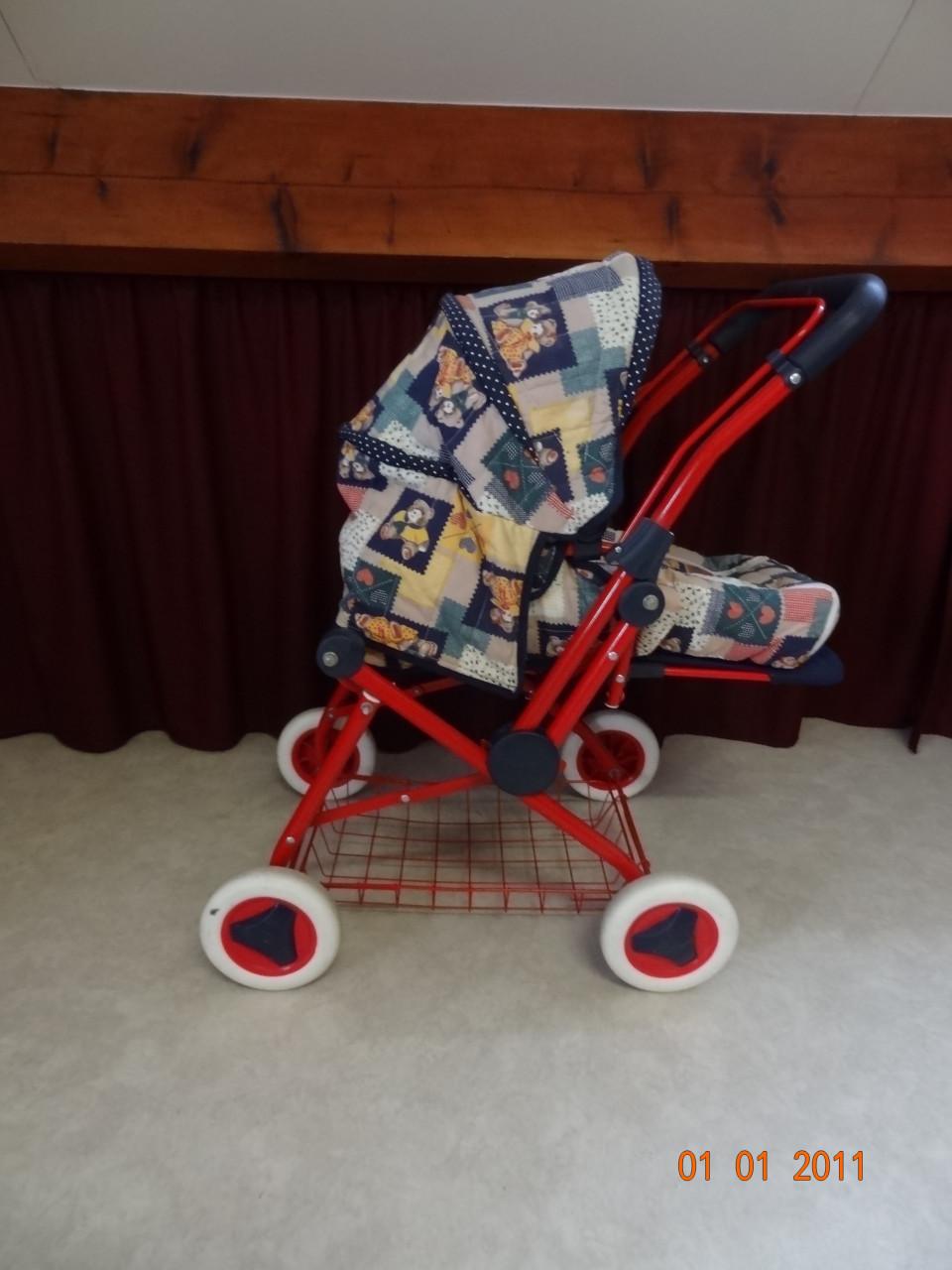 Speelgoed, poppenwagen, staal, rood