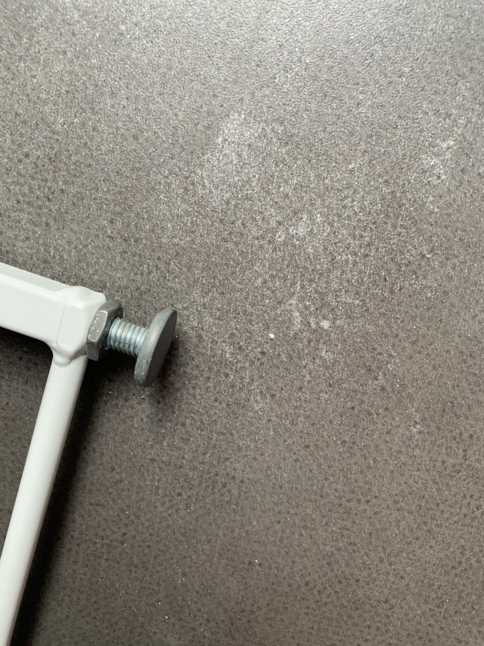 Traphekje wit metaal inclusief bevestigingsmateriaal