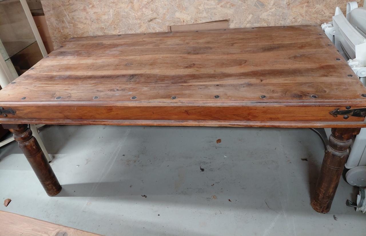Massief houten eettafel