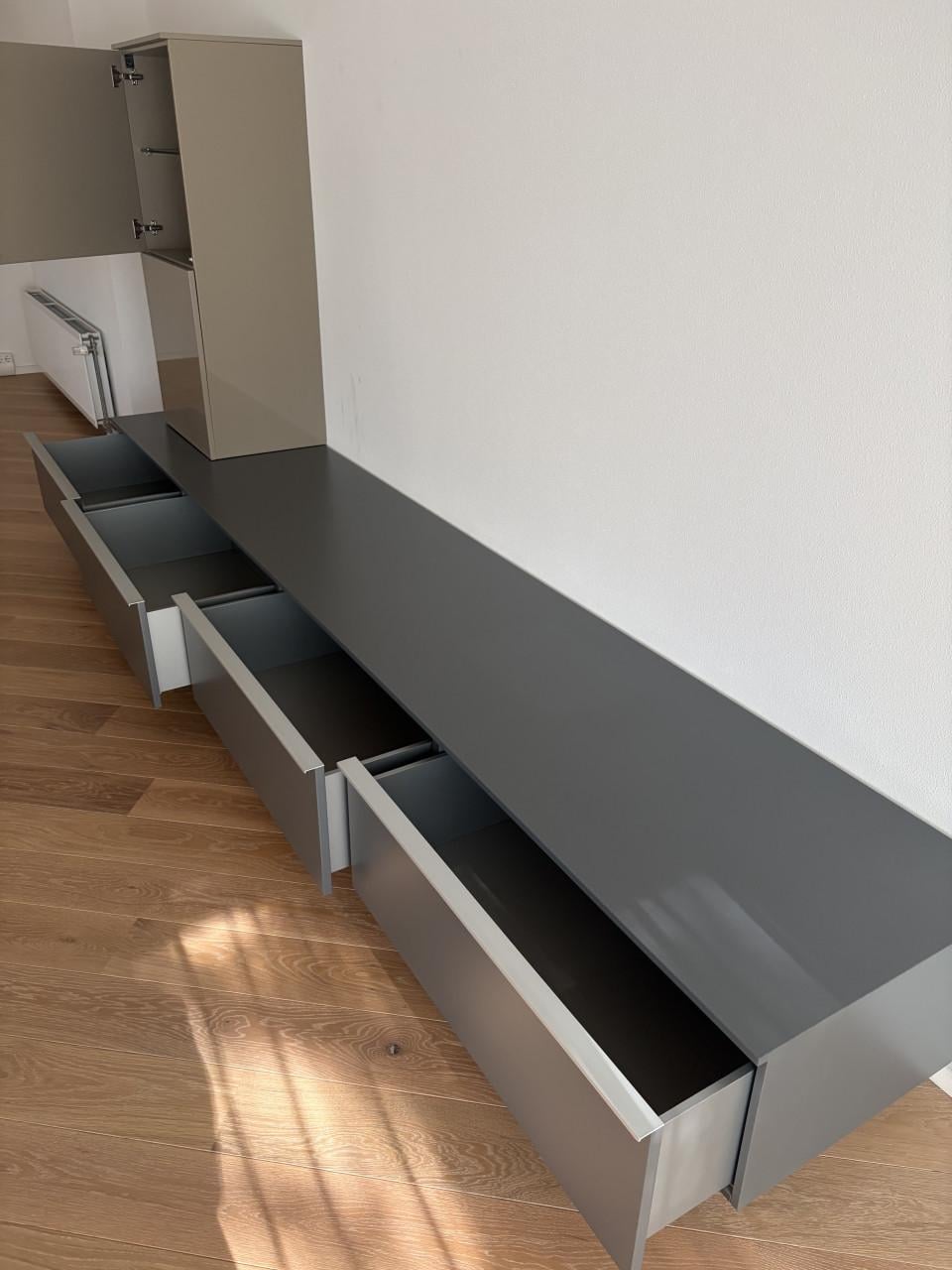 Gratis design tv meubel (tot 25 okt op te halen)