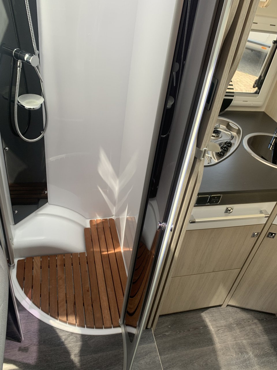 Chausson 628EB Special Edition 25000km (queensbed -hefbed) nieuwstaat