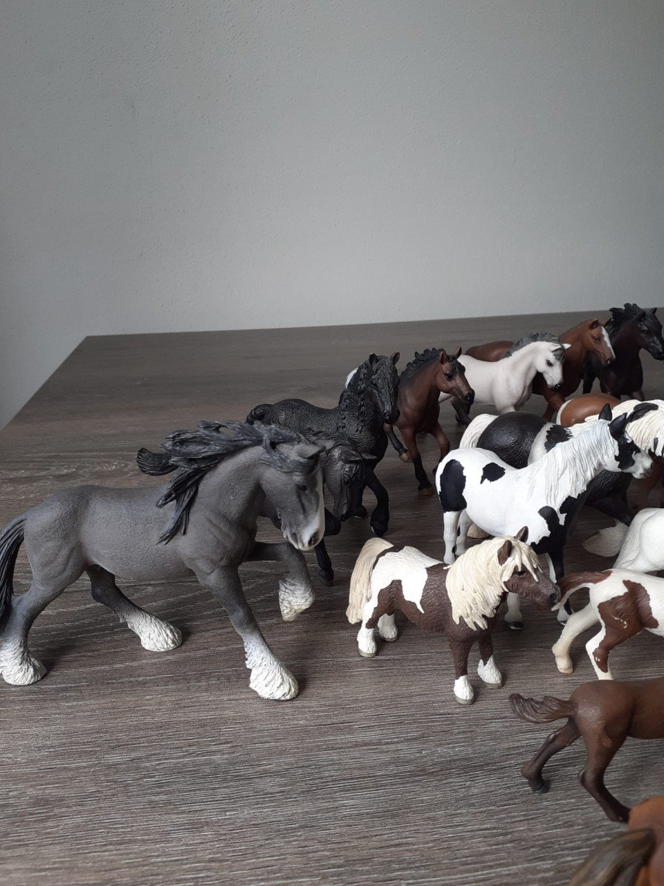32 Schleich paarden