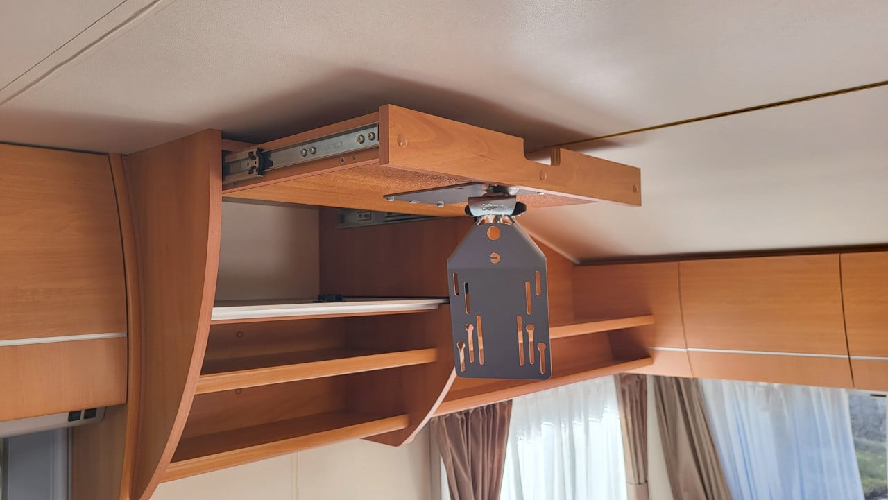Zeer nette caravan Homestar Racer 45 UTF