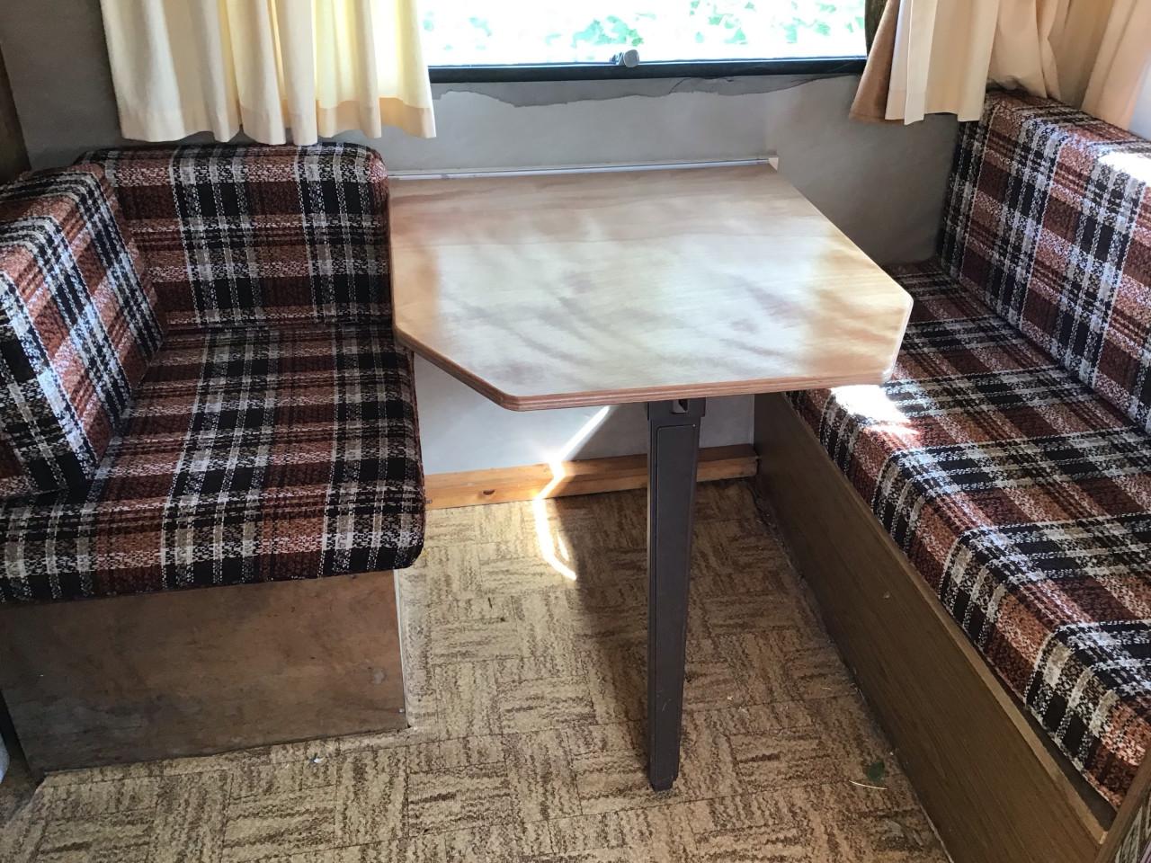 Caravan met voortent