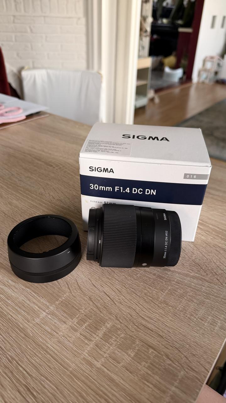Sigma 30 mm f1.4 DC DN (sony e-mount) lens