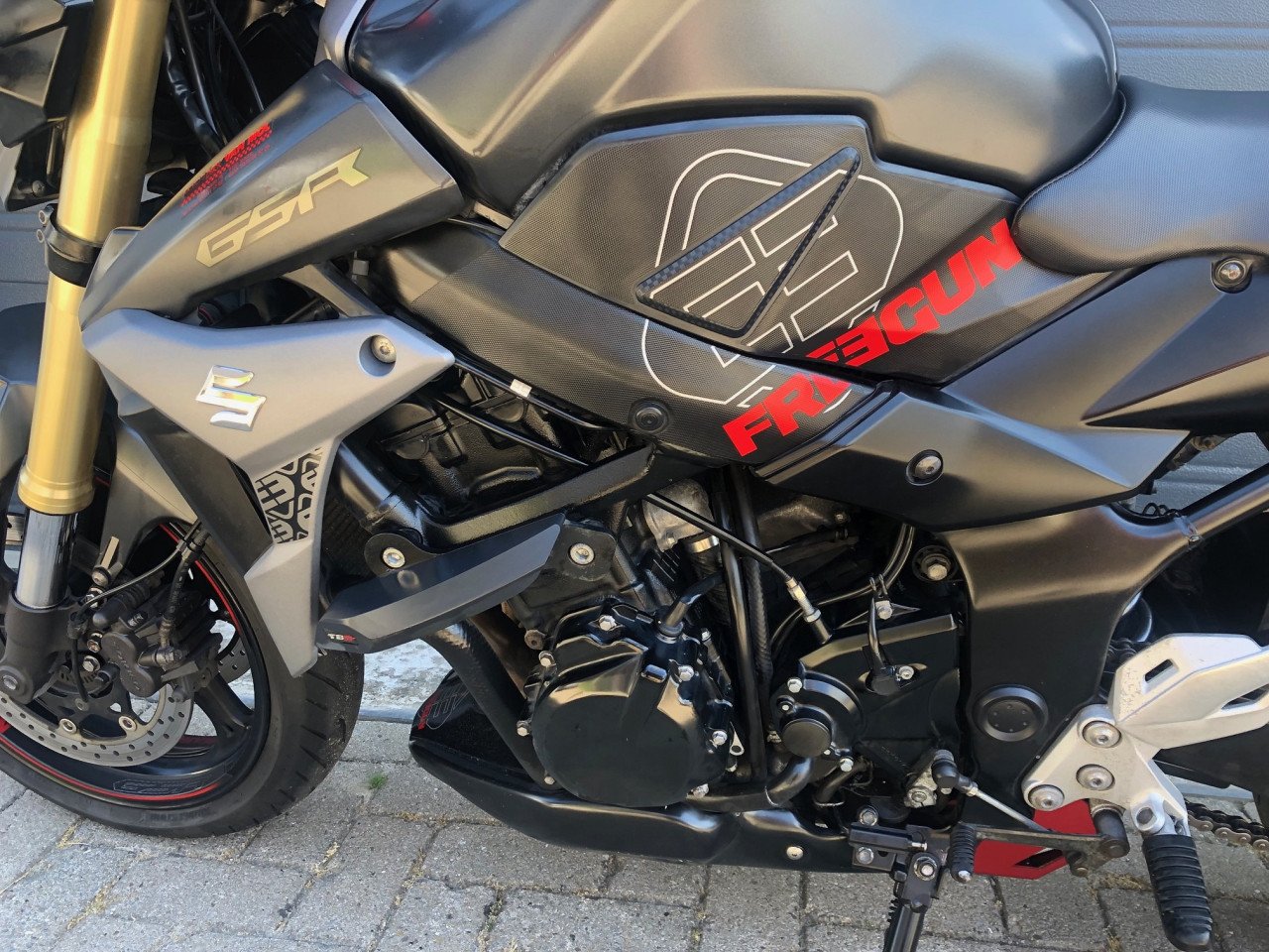 Suzuki GSR750 ABS "Freegun" uit 2017 met 60dkm, nette staat, rijklaar €4500