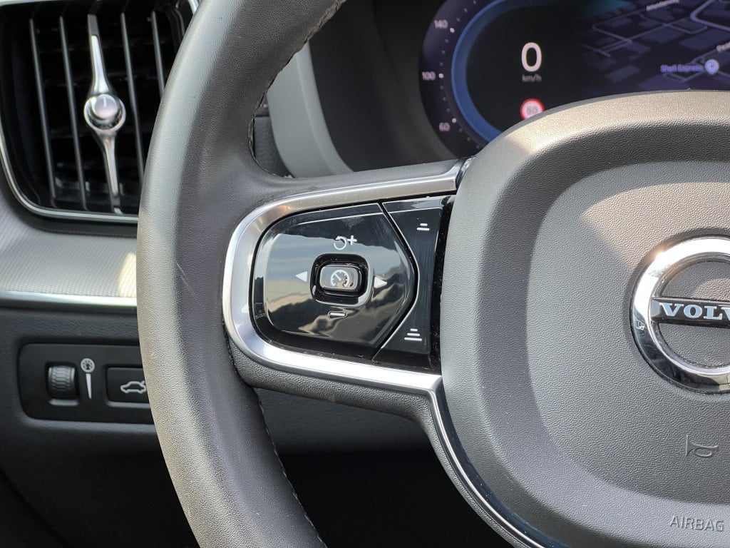 Volvo XC60 t6 340pk recharge r-design| luchtvering| panodak| adap.cruise| 3