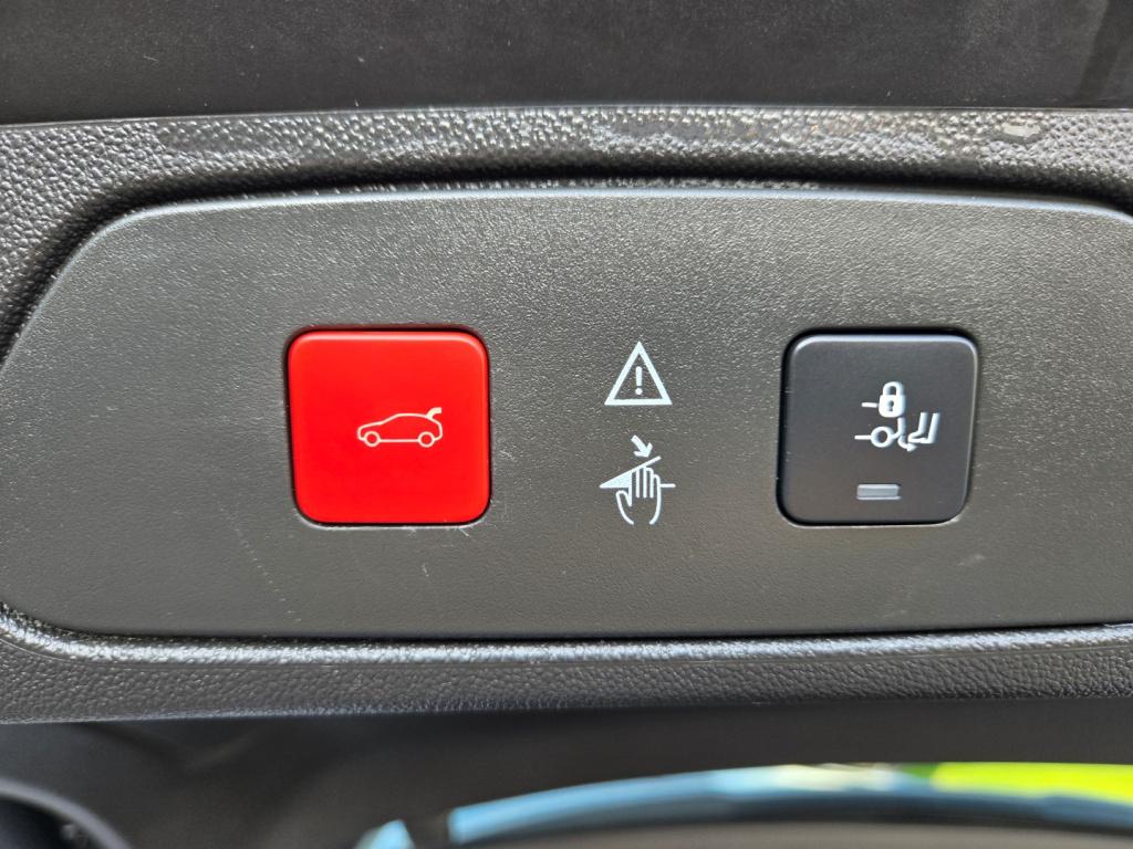 Opel Grandland X 1.2 turbo 130pk business executive | pano | trekhaak