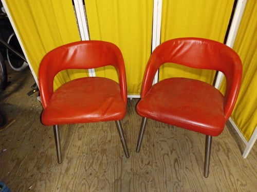 2 mooie design stoelen.
