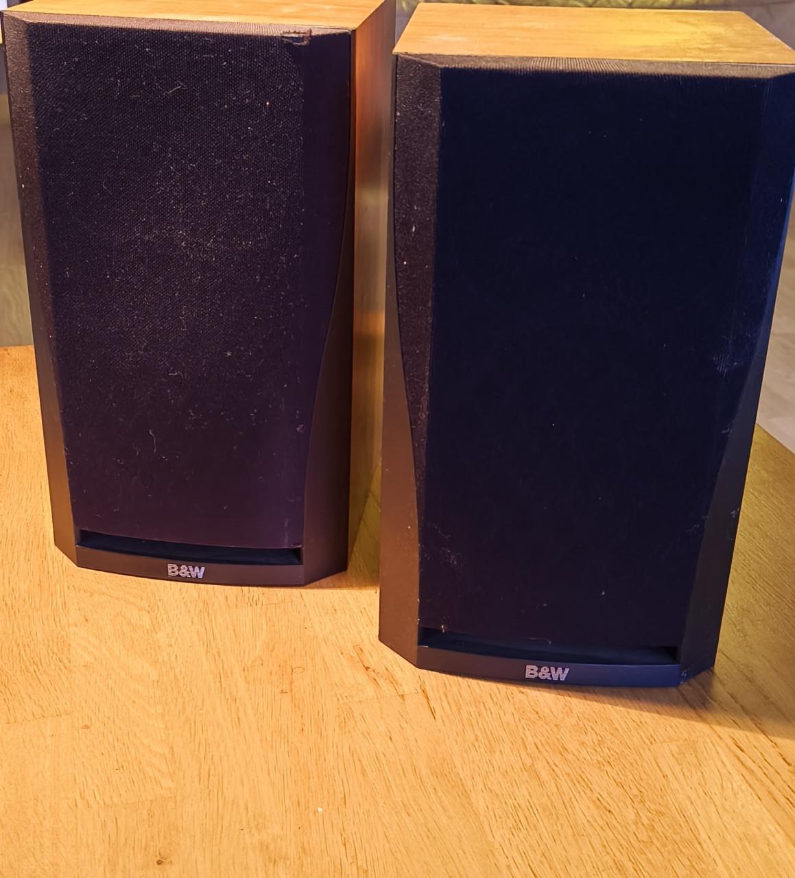 B&W DM302 setje tweeweg luidsprekers beuken fineer