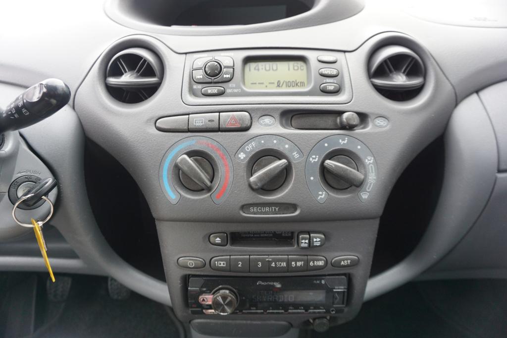 Toyota Yaris 1.0-16v vvt-i luna