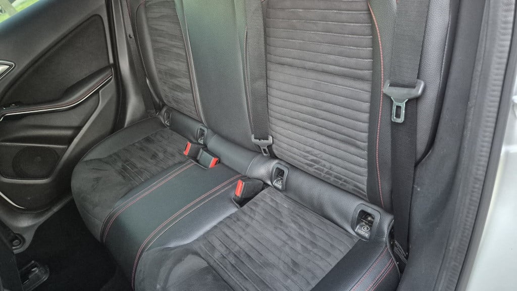 Mercedes-Benz A-Klasse 180 bus.sol amg*led*navi*stoelvrw*18 inch*leder*zwar