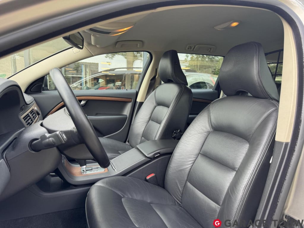 Volvo XC70 2.4 d5 summum