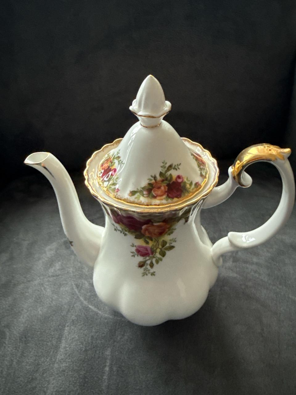 Royal Albert Old Country Rosés compleet 12 delig servies