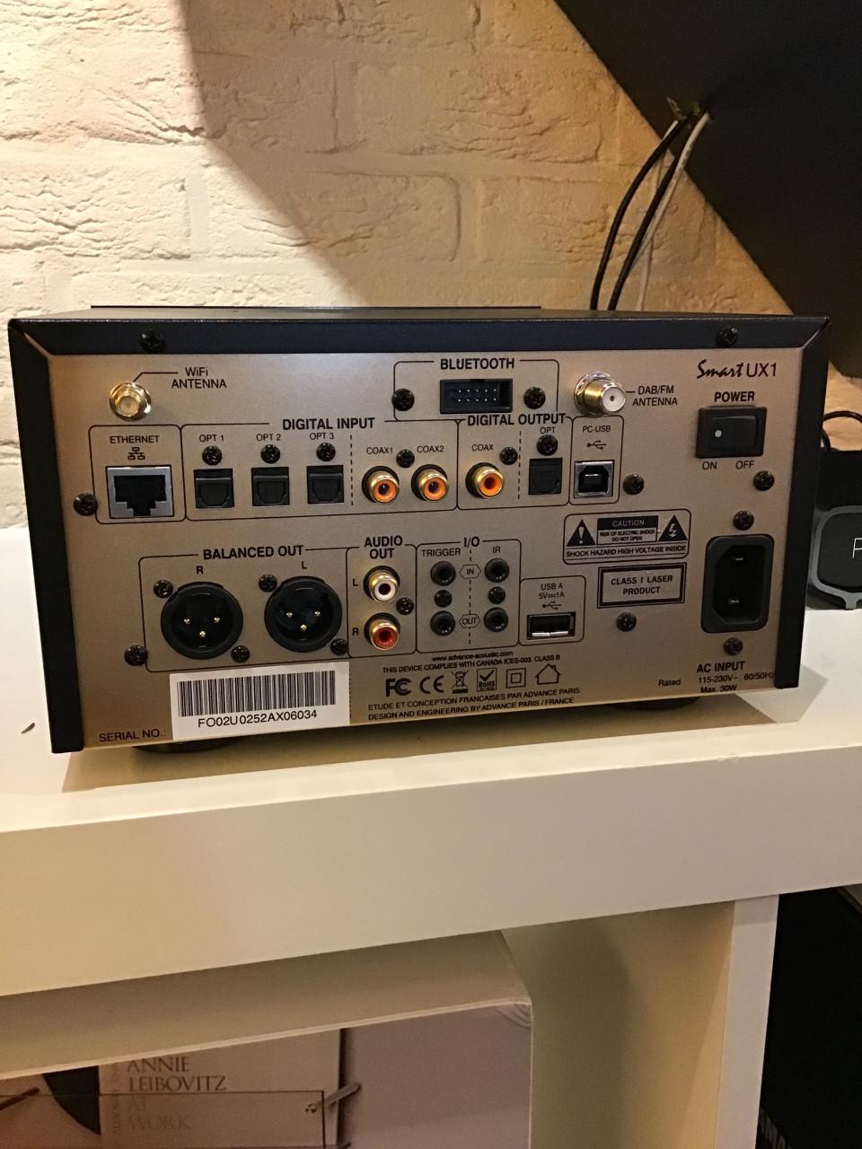Advance UX1 streamer & cd speler in één compact apparaat