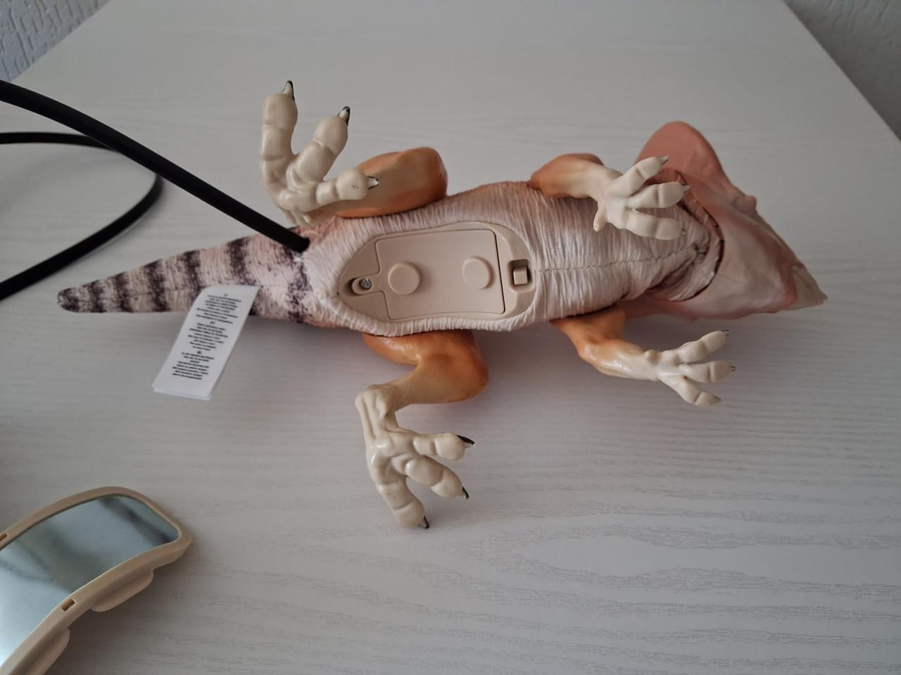 Puppetronics Jurassic World Dolores Dinosaurus robot