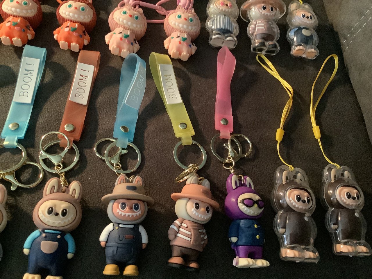 Partij leuke labubu sleutelhangers. ( partij 197)