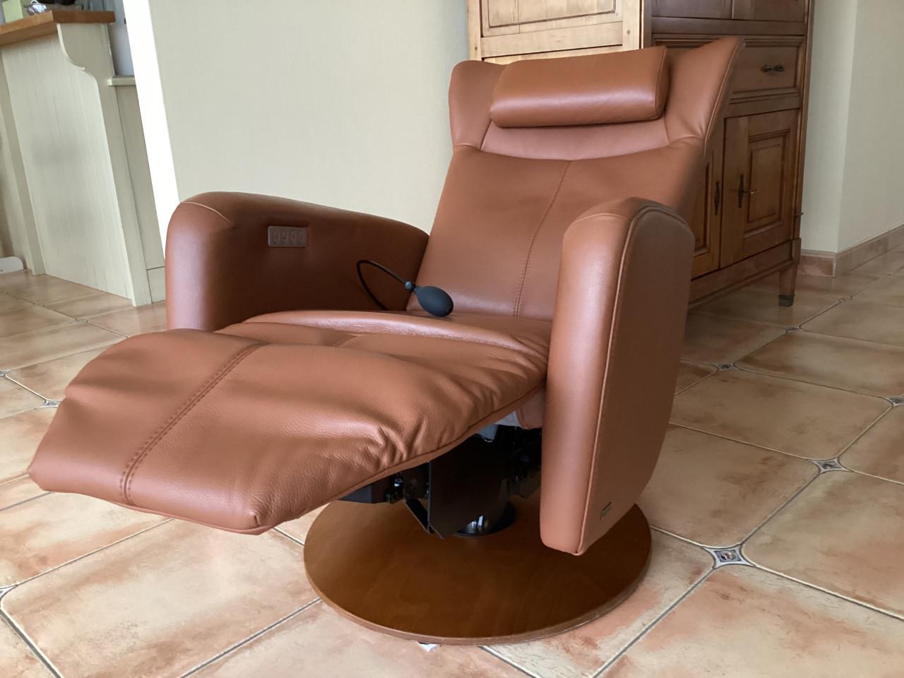 Prominent sta-op stoel/relax(draadloos)accu((showroomstaat)