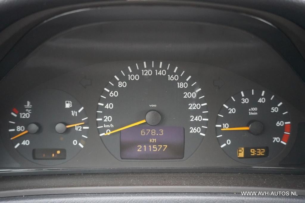 Mercedes-Benz Clk-klasse coupé 200 k. elegance automaat