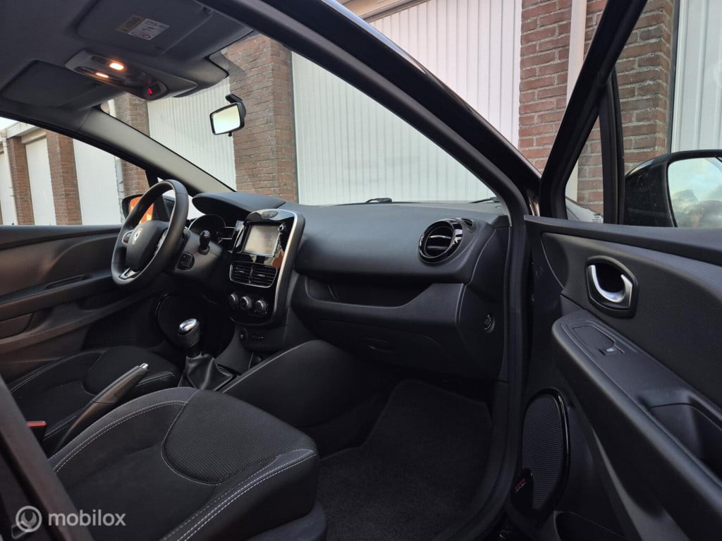 Renault Clio 0.9 tce zen / 1e eigenaar / dealeronderhouden / trekhaak / air