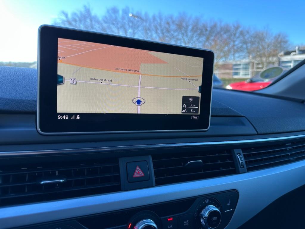 Audi A4 2.0 tdi design pro line uitklapbare trekhaak stoelverwarming